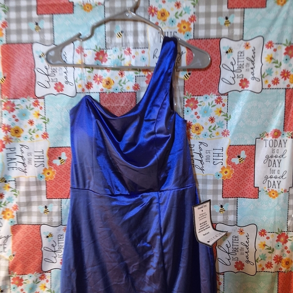 NWT CRYSTAL DOLL ZIPPERED SLEEVELESS MINI PARTY SHEATH DRESS - Picture 3 of 10